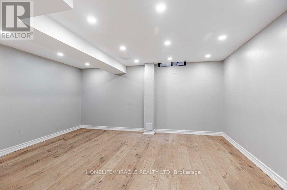 39 WAYFORD CRESCENT S