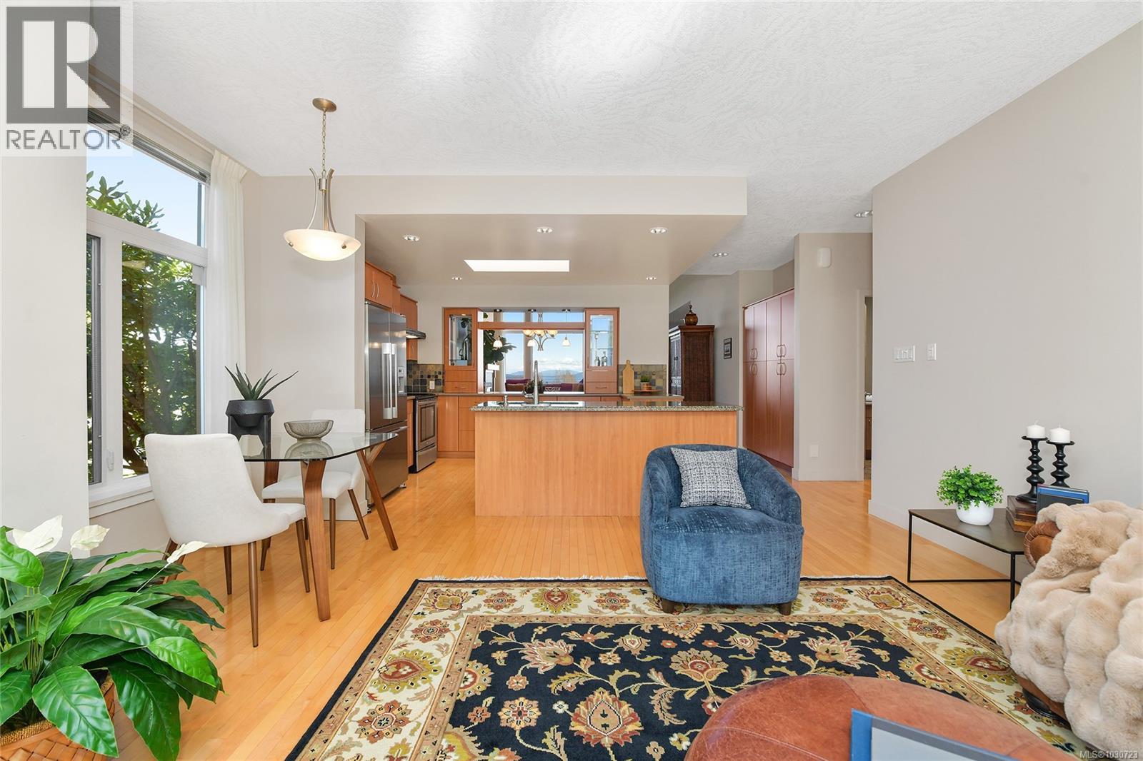 5392 Sayward Hill Cres, Saanich