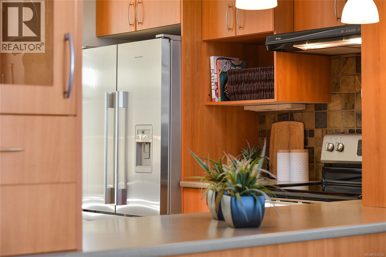 5392 Sayward Hill Cres, Saanich