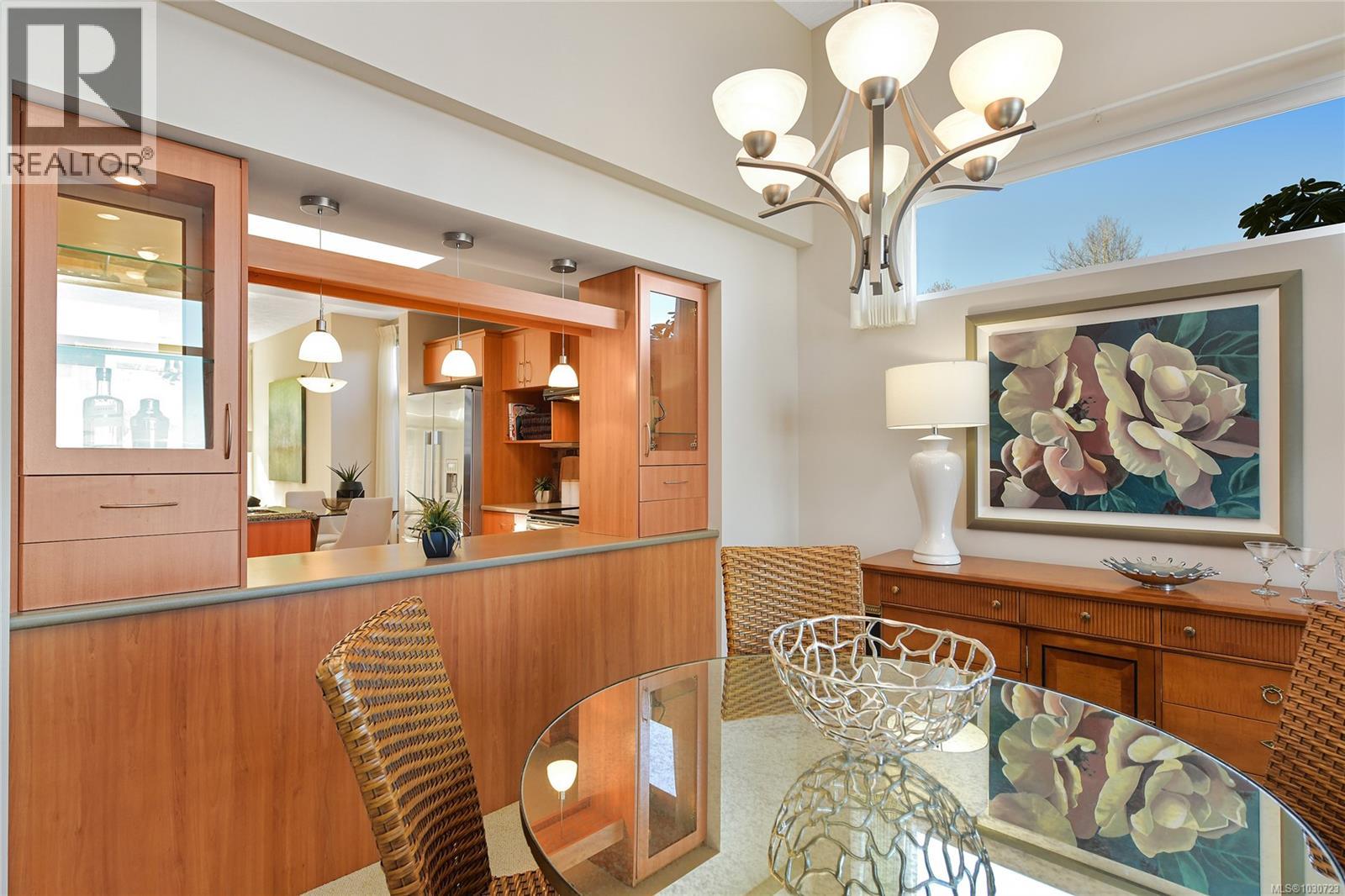 5392 Sayward Hill Cres, Saanich