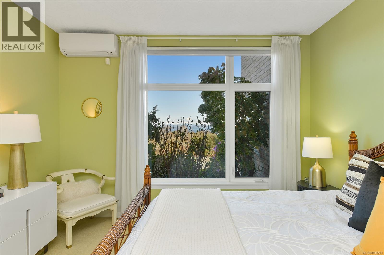 5392 Sayward Hill Cres, Saanich