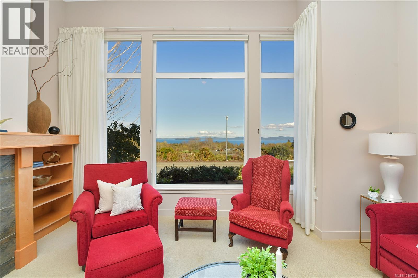 5392 Sayward Hill Cres, Saanich