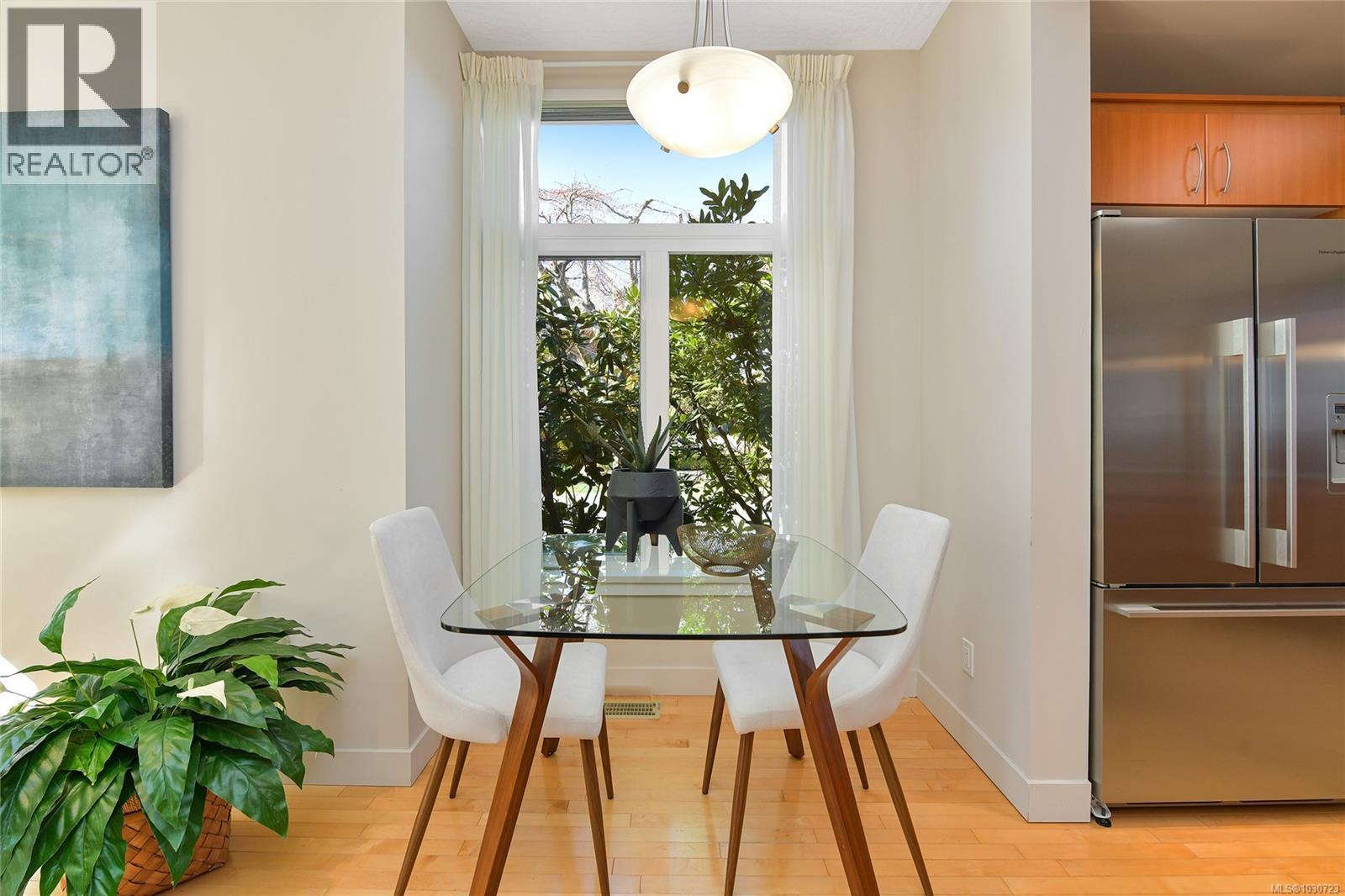 5392 Sayward Hill Cres, Saanich