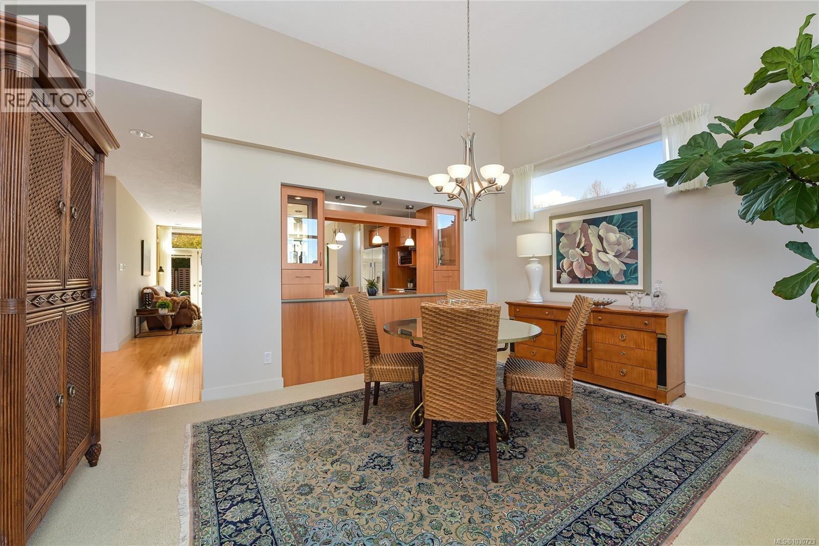 5392 Sayward Hill Cres, Saanich