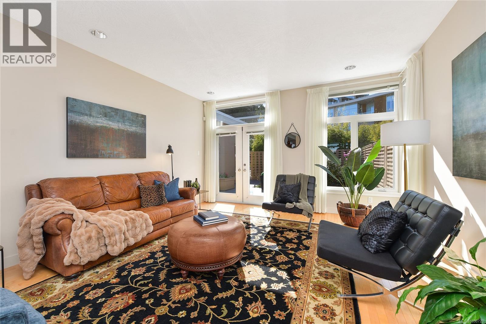 5392 Sayward Hill Cres, Saanich