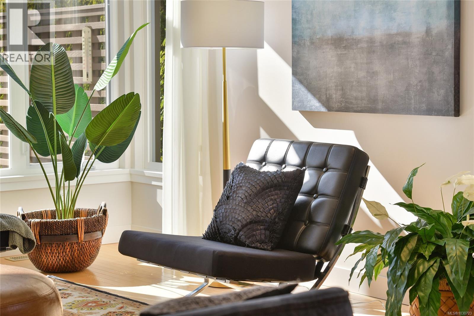 5392 Sayward Hill Cres, Saanich