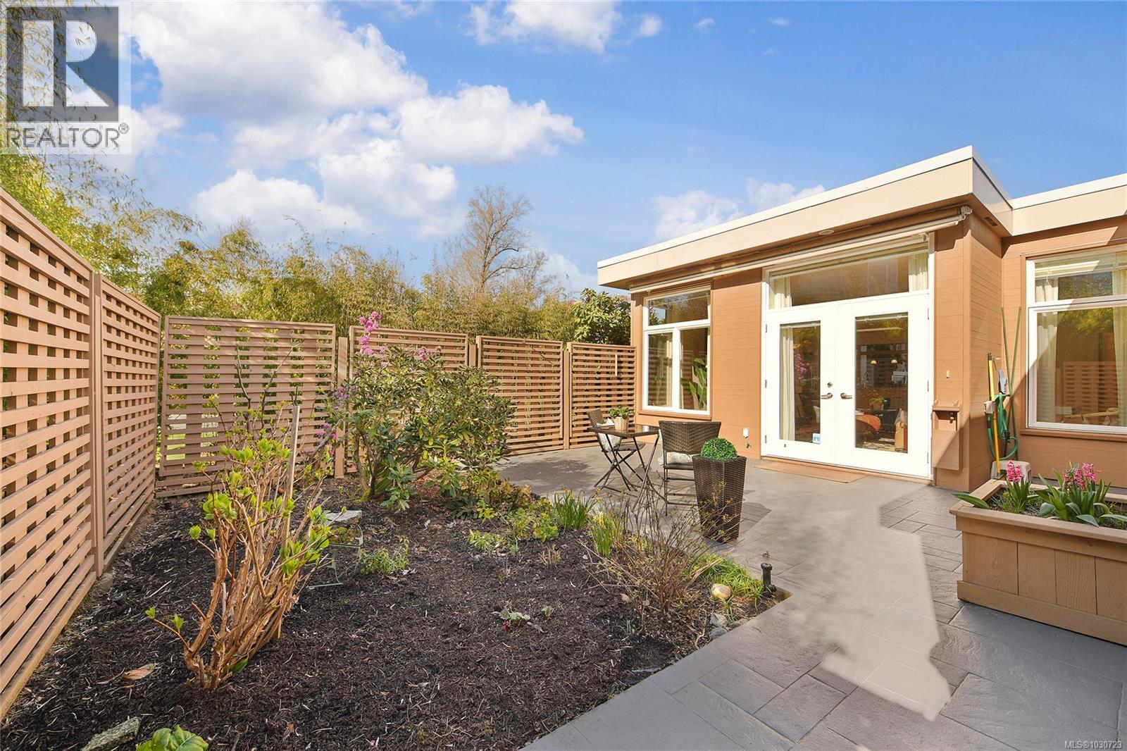 5392 Sayward Hill Cres, Saanich