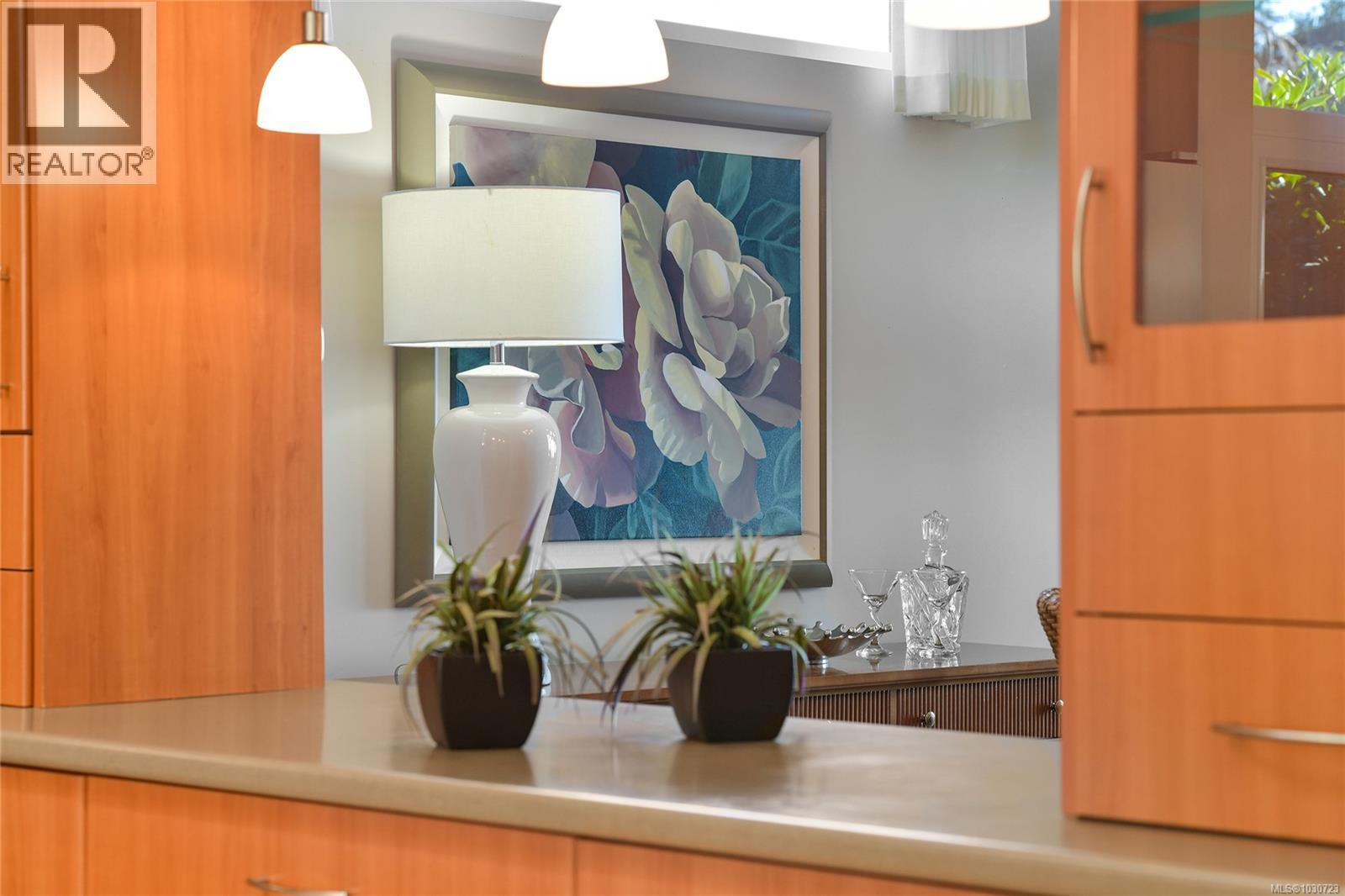 5392 Sayward Hill Cres, Saanich