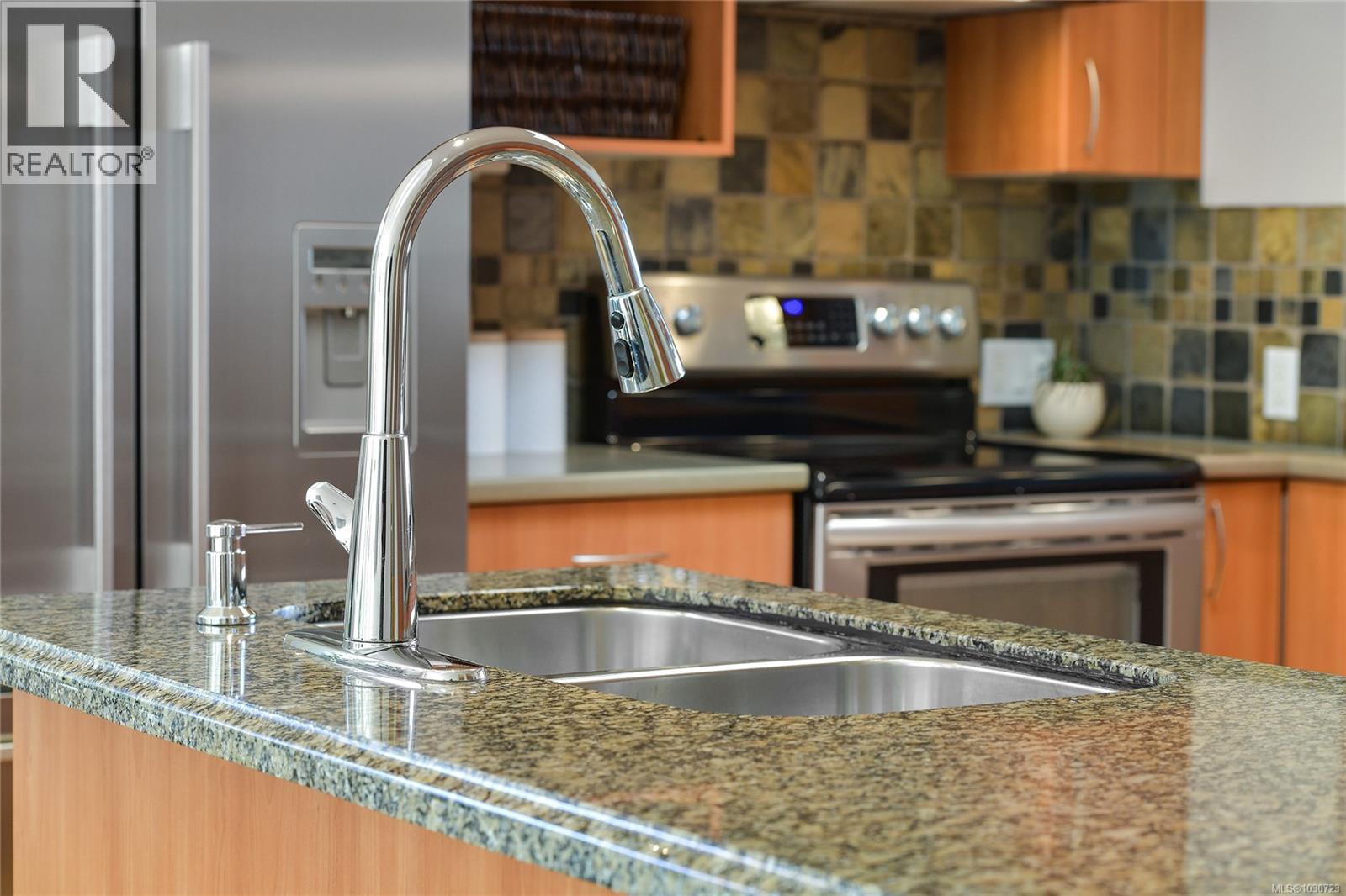 5392 Sayward Hill Cres, Saanich