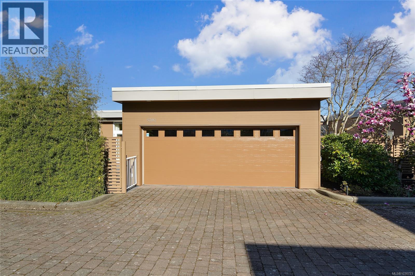 5392 Sayward Hill Cres, Saanich