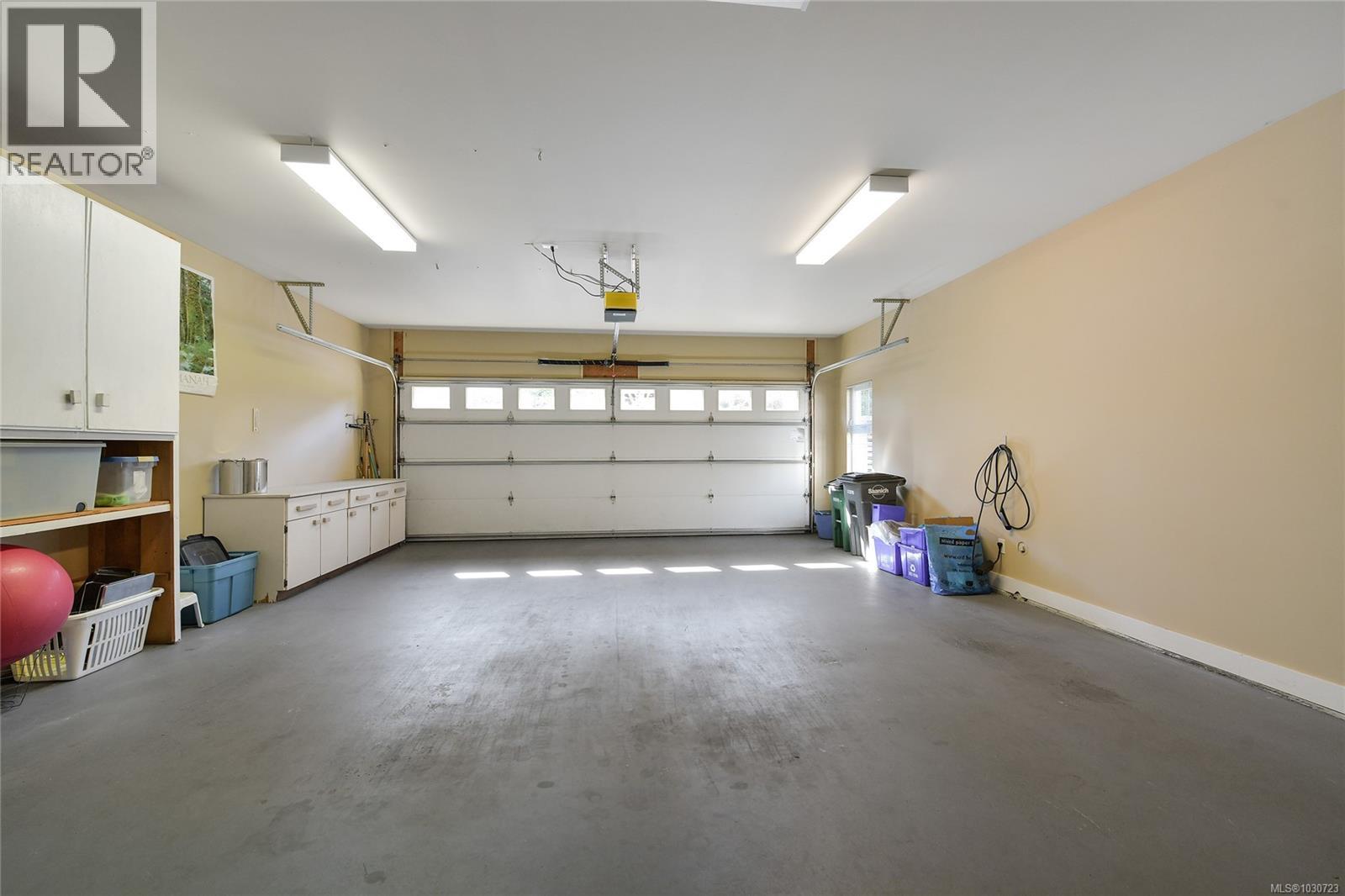 5392 Sayward Hill Cres, Saanich