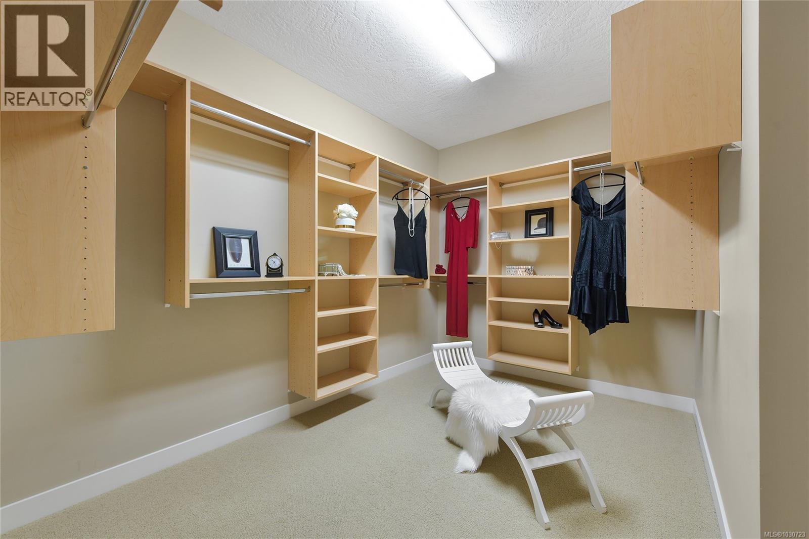 5392 Sayward Hill Cres, Saanich