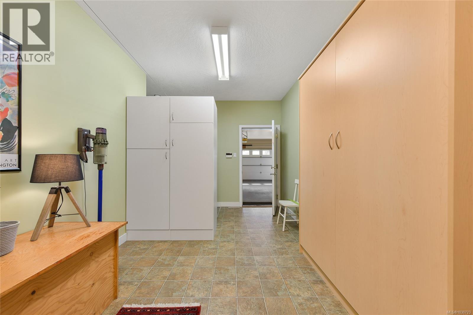 5392 Sayward Hill Cres, Saanich