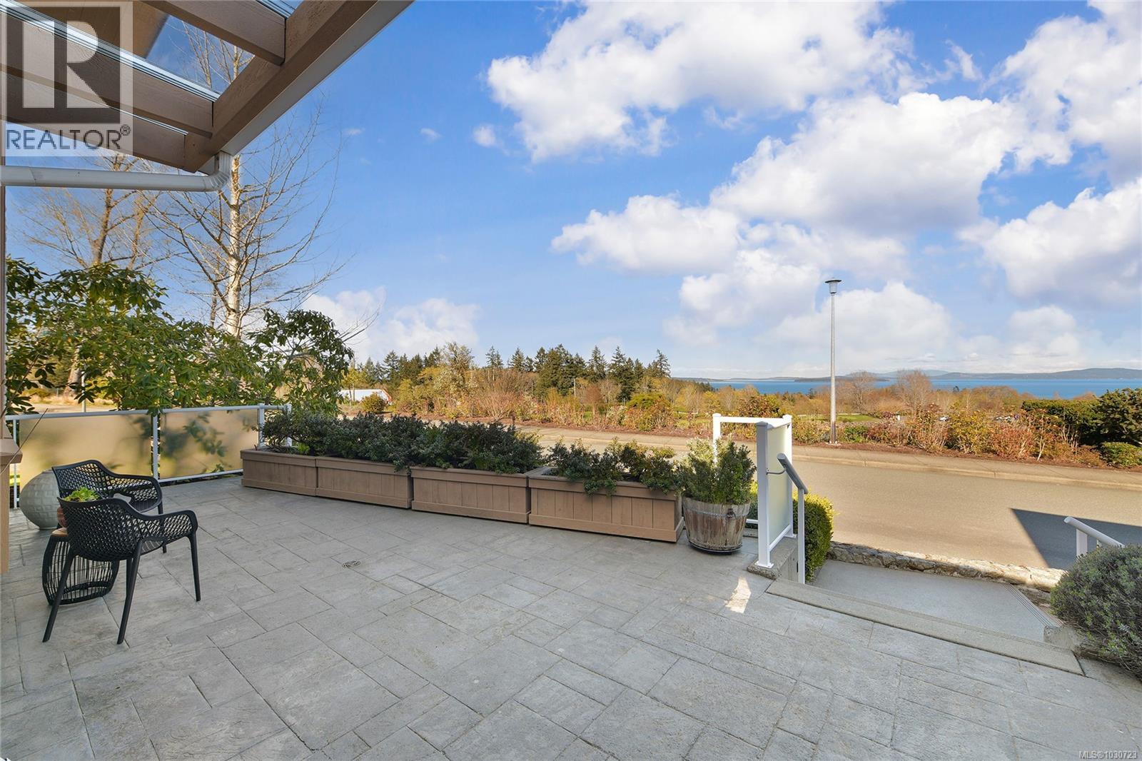 5392 Sayward Hill Cres, Saanich