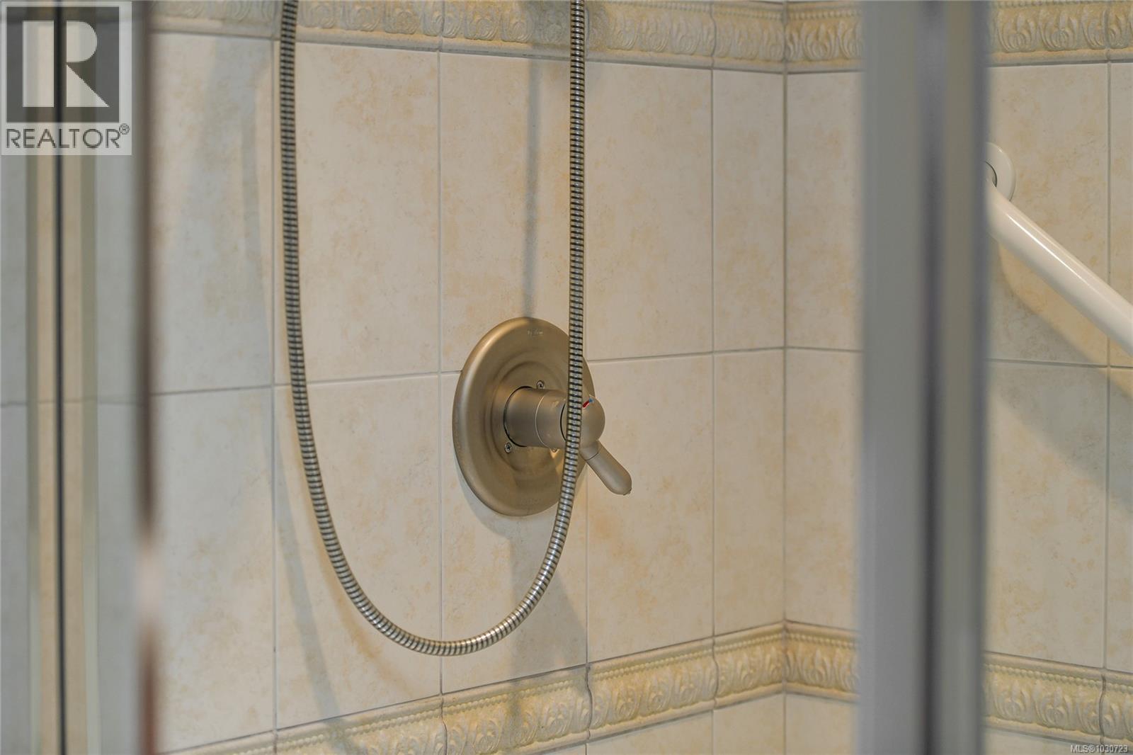 5392 Sayward Hill Cres, Saanich