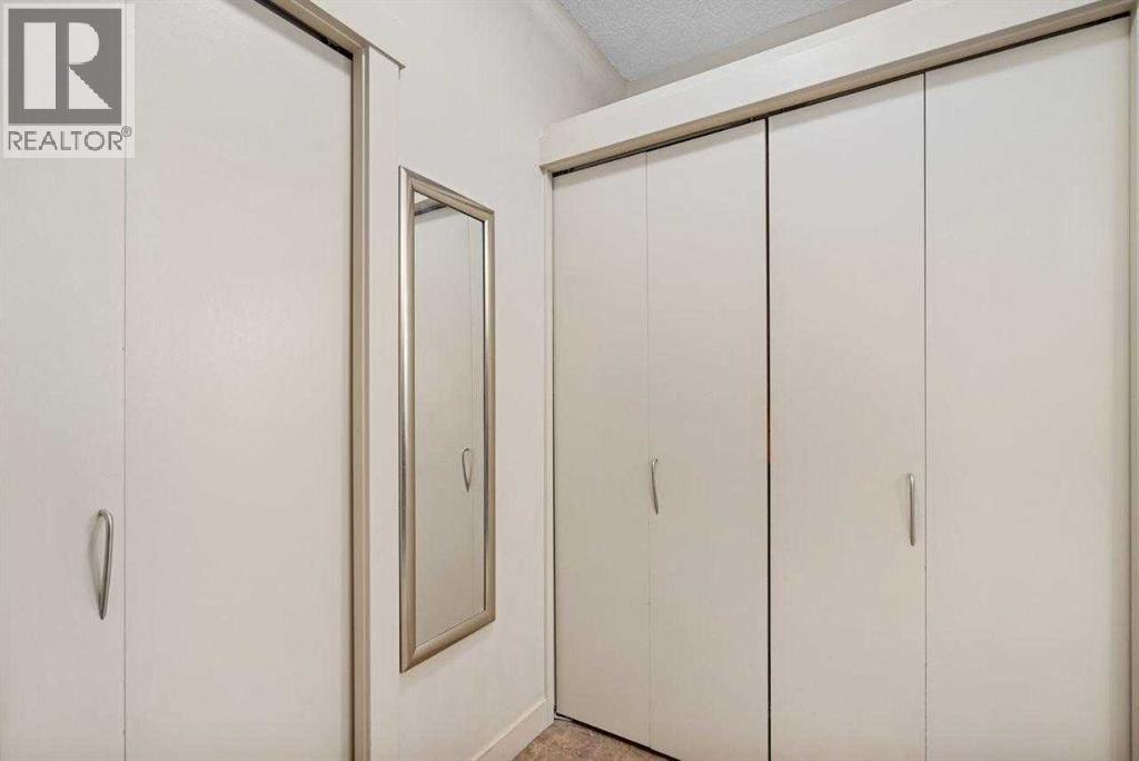 Single Family House Multi-level for Sale in   Horton Road SW Haysboro Calgary 