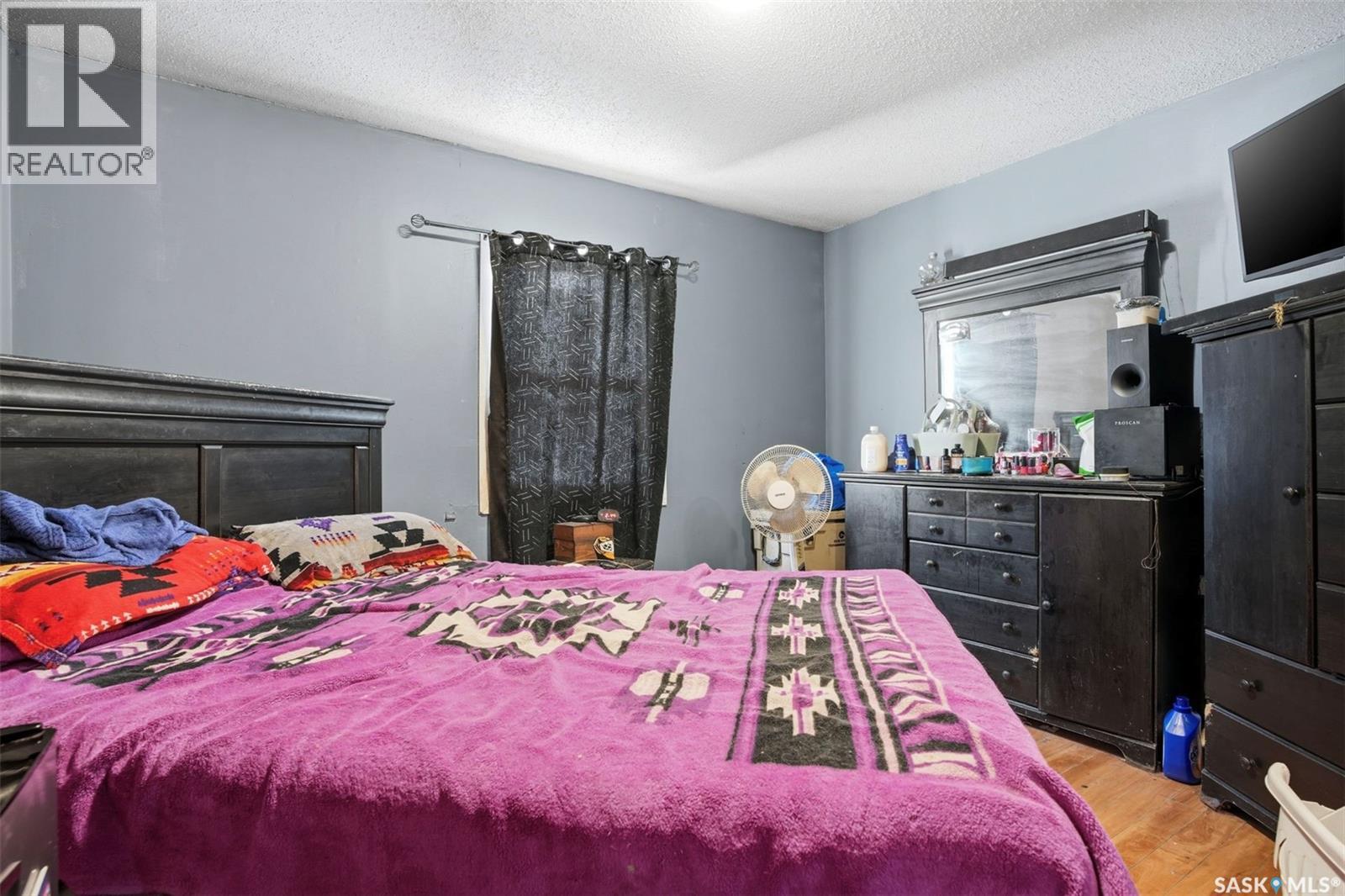 Single Family House Raised bungalow for Sale in  B AVENUE N Saskatoon 