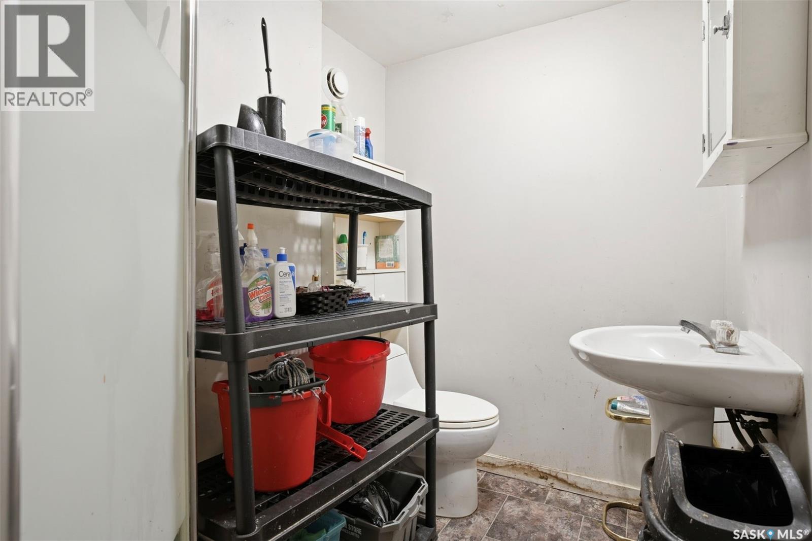 Single Family House Raised bungalow for Sale in  B AVENUE N Saskatoon 