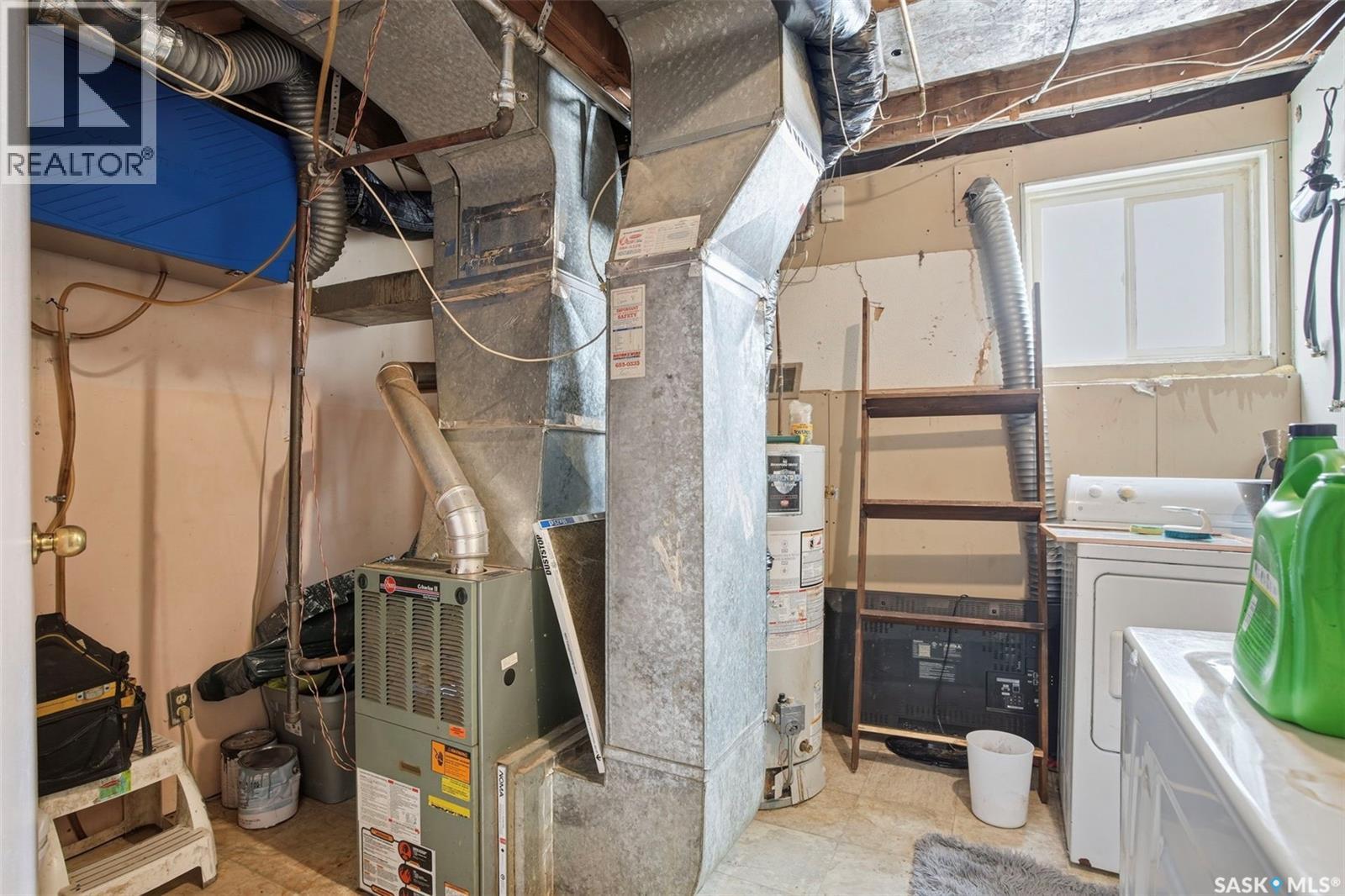 Single Family House Raised bungalow for Sale in  B AVENUE N Saskatoon 