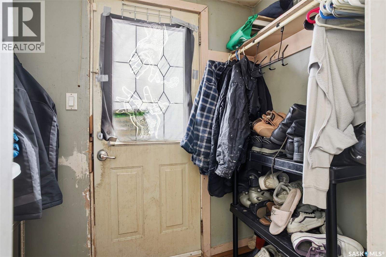 Single Family House Raised bungalow for Sale in  B AVENUE N Saskatoon 