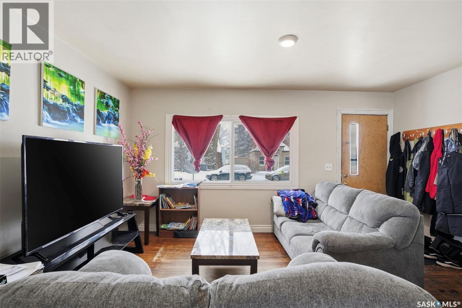 Single Family House Raised bungalow for Sale in  B AVENUE N Saskatoon 