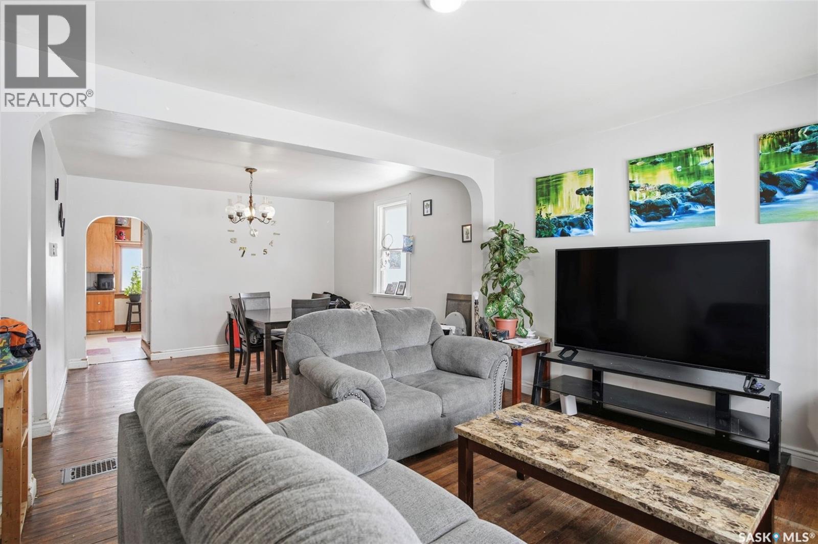 Single Family House Raised bungalow for Sale in  B AVENUE N Saskatoon 