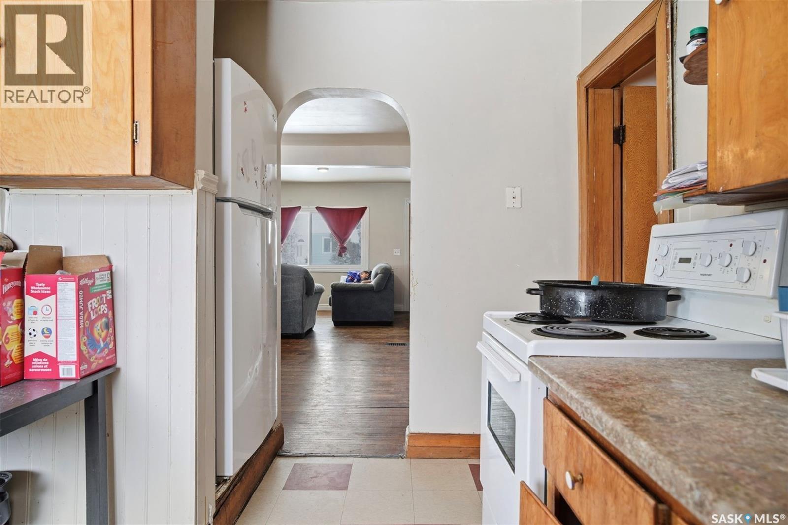 Single Family House Raised bungalow for Sale in  B AVENUE N Saskatoon 