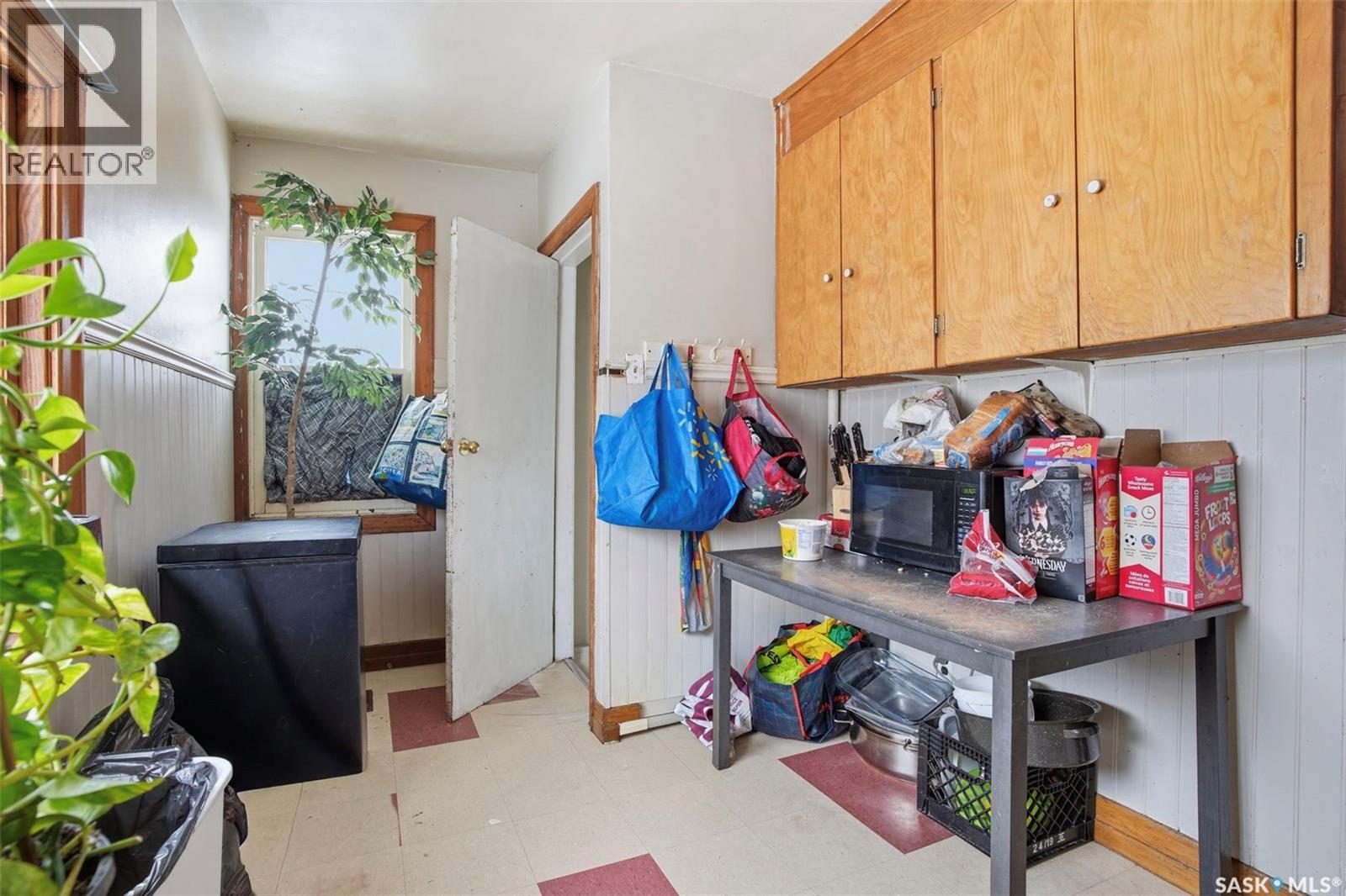 Single Family House Raised bungalow for Sale in  B AVENUE N Saskatoon 