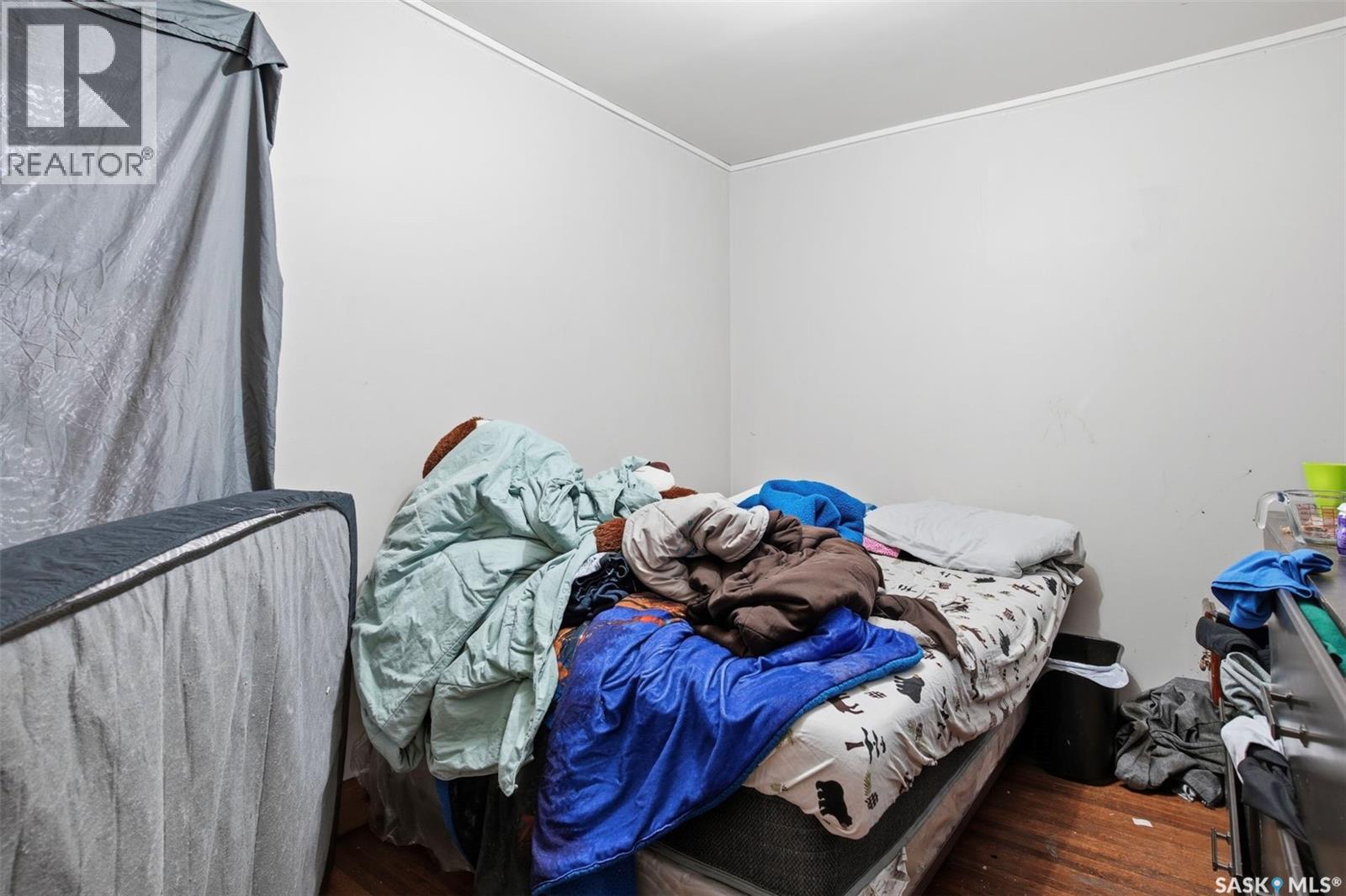 Single Family House Raised bungalow for Sale in  B AVENUE N Saskatoon 