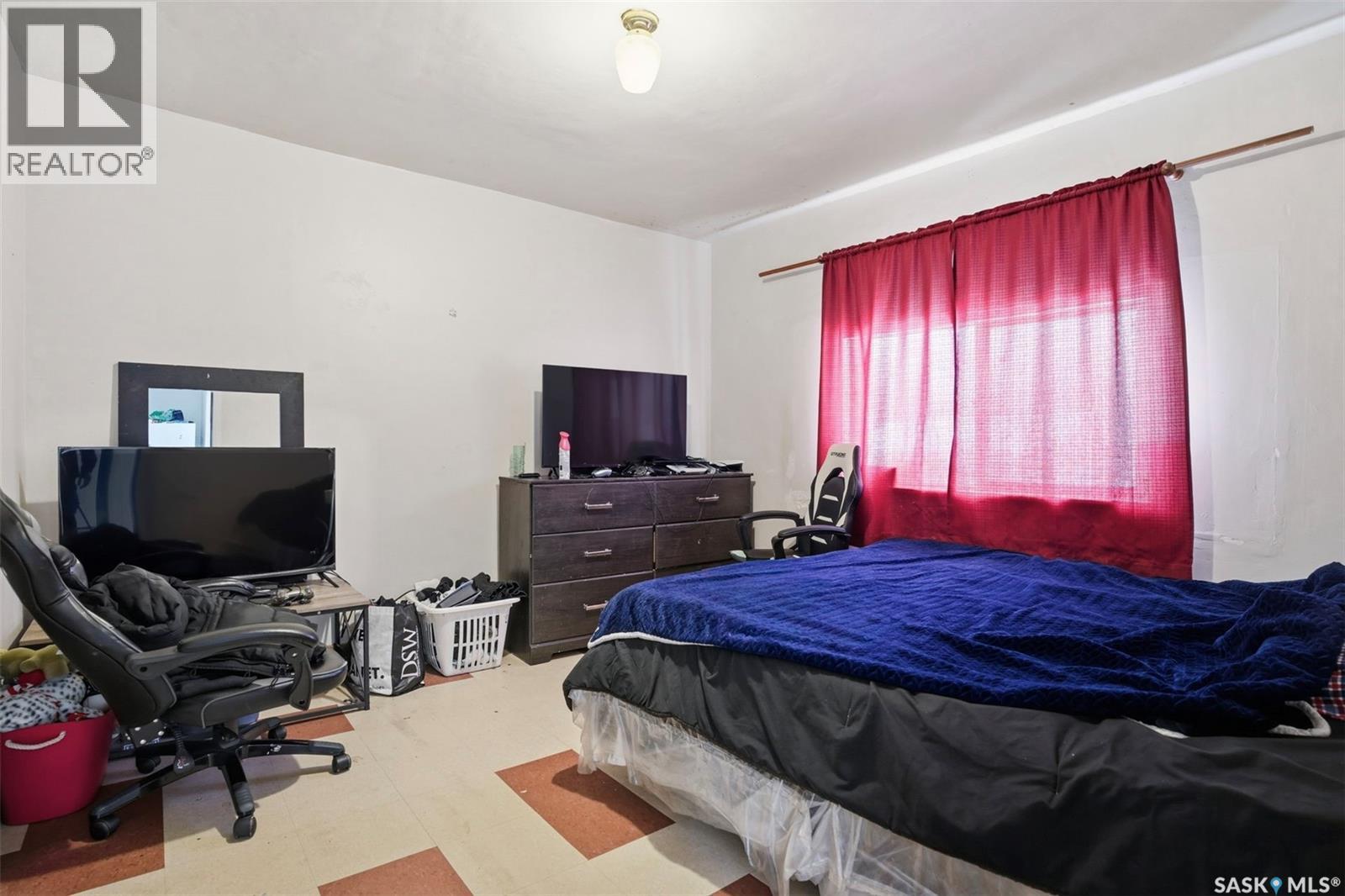 Single Family House Raised bungalow for Sale in  B AVENUE N Saskatoon 