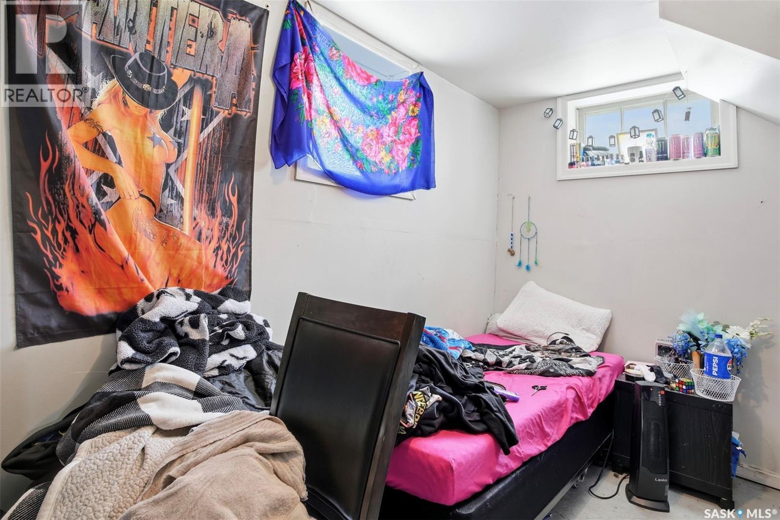 Single Family House Raised bungalow for Sale in  B AVENUE N Saskatoon 