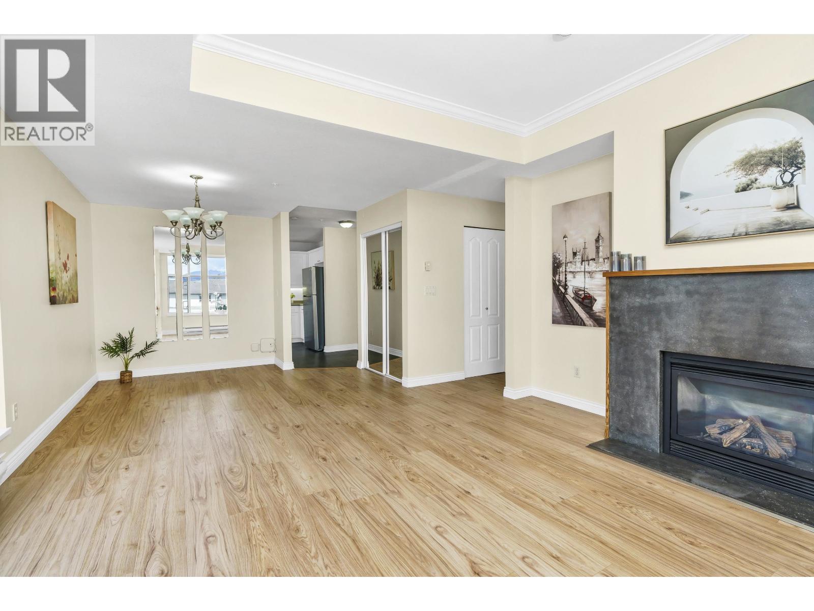 404 2340 HAWTHORNE AVENUE, Port Coquitlam