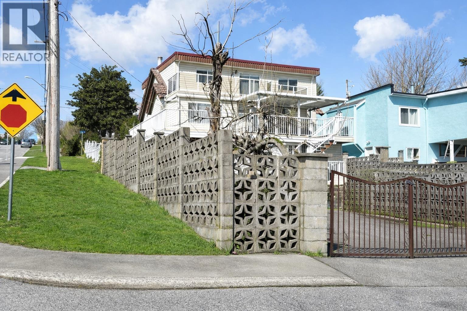 1728 SEVENTH Avenue - main photo