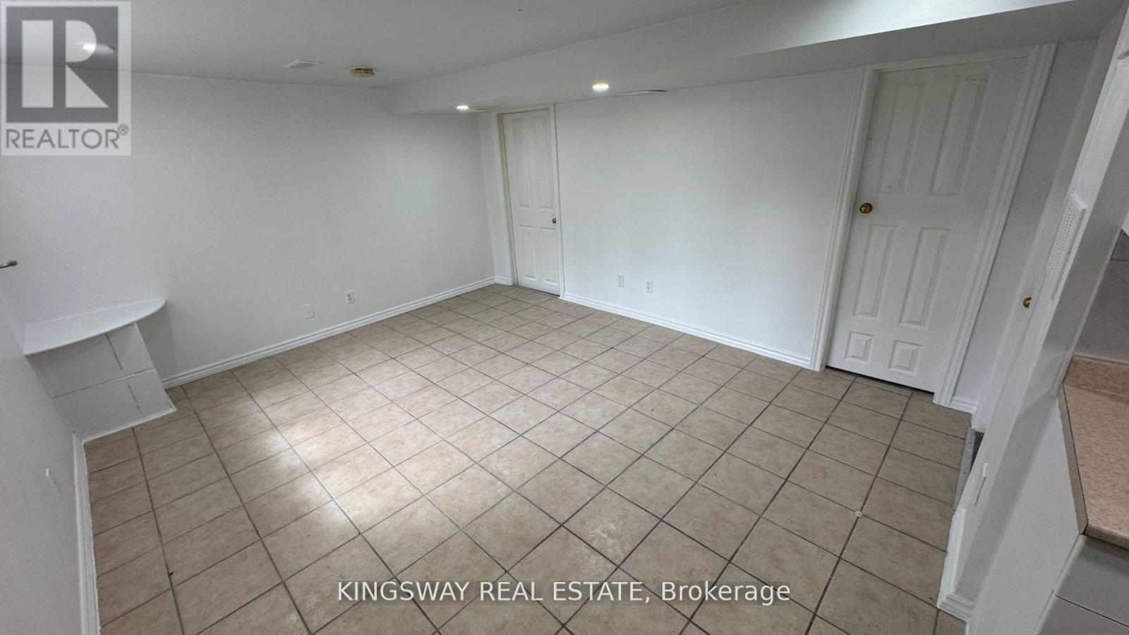 (LOWER LEVEL 2) - 65 PARK CRESCENT