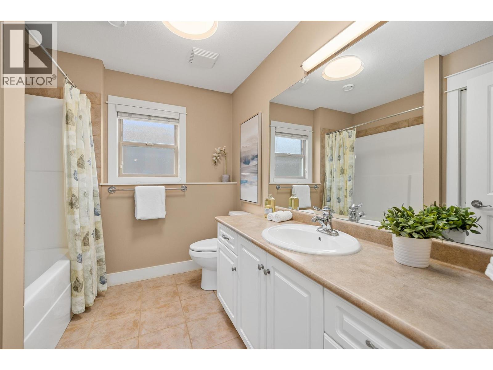  4124 Solana Place, Westbank