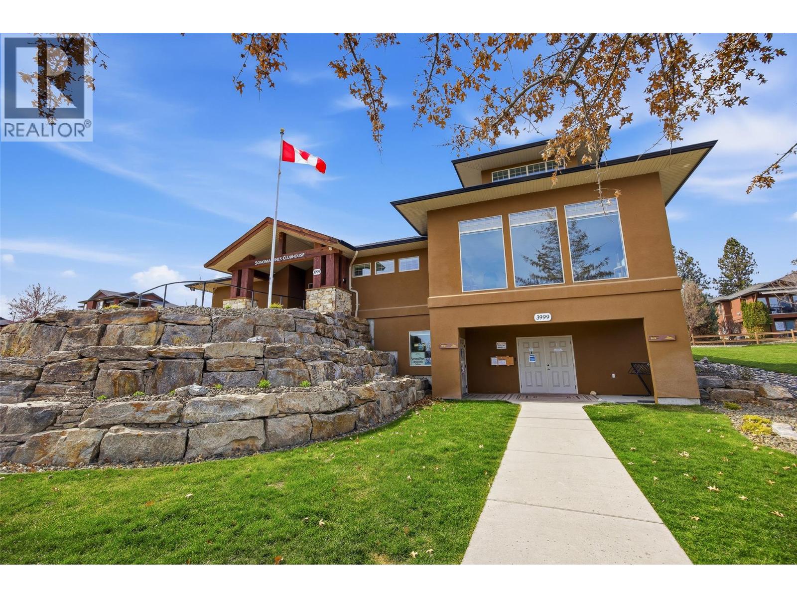  4124 Solana Place, Westbank