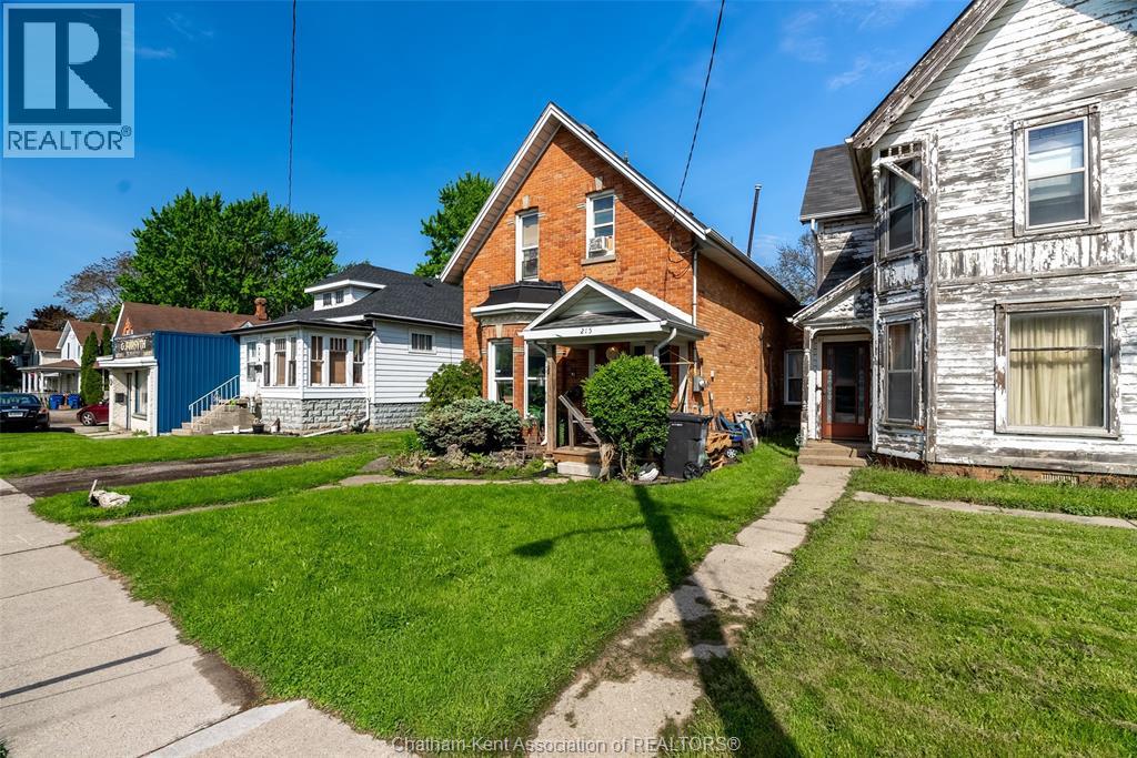 215 Grand AVENUE East, Chatham, Ontario