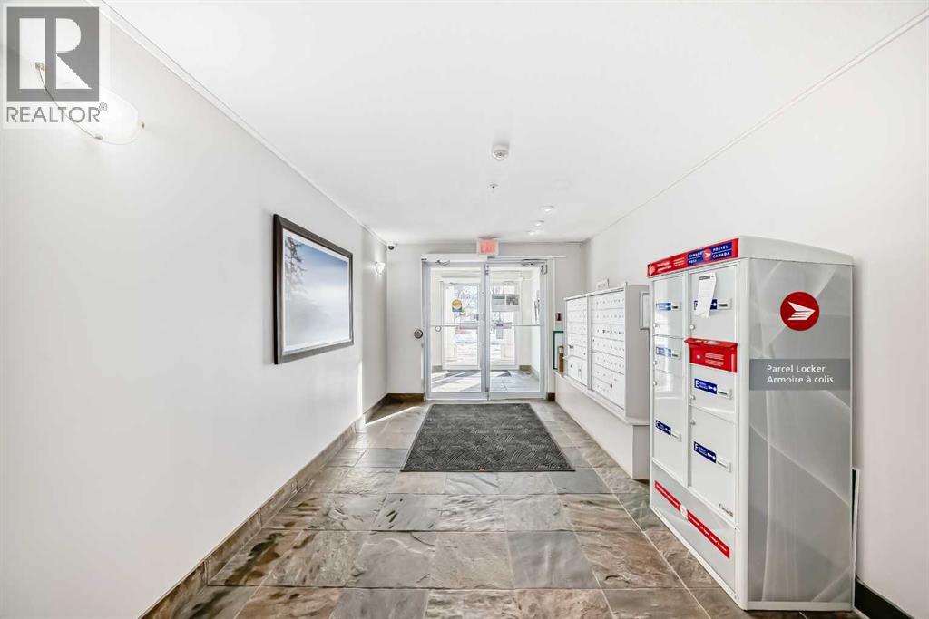 Single Family House for Sale in   COUNTRY VILLAGE Manor NE Country Hills Village Calgary 