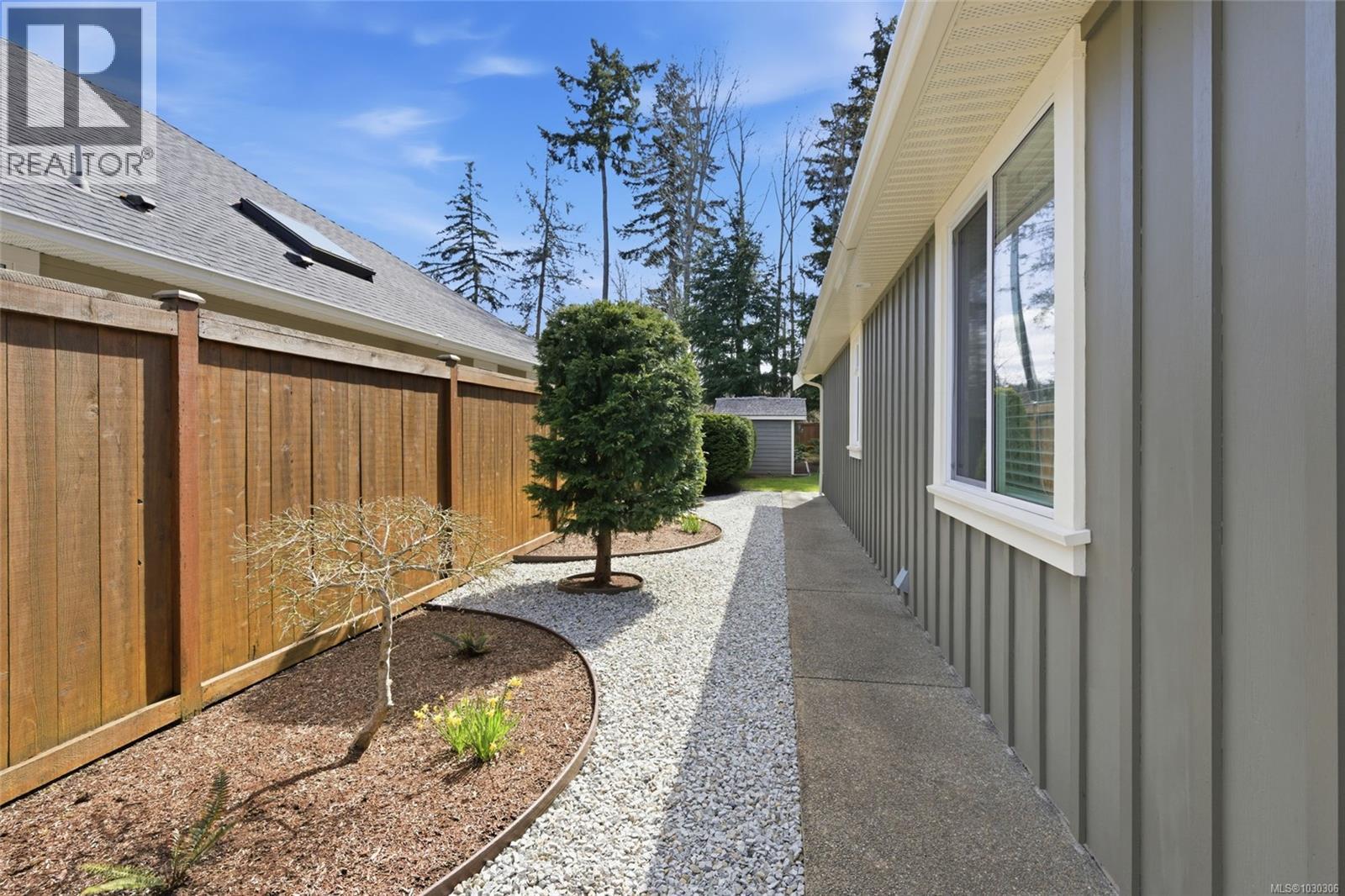 158 Skylark Ave, Parksville