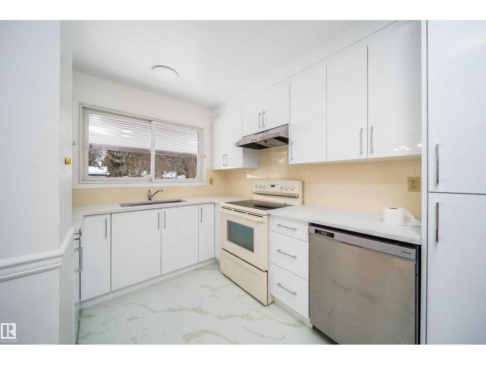 6411 149 AV NW NW, Edmonton