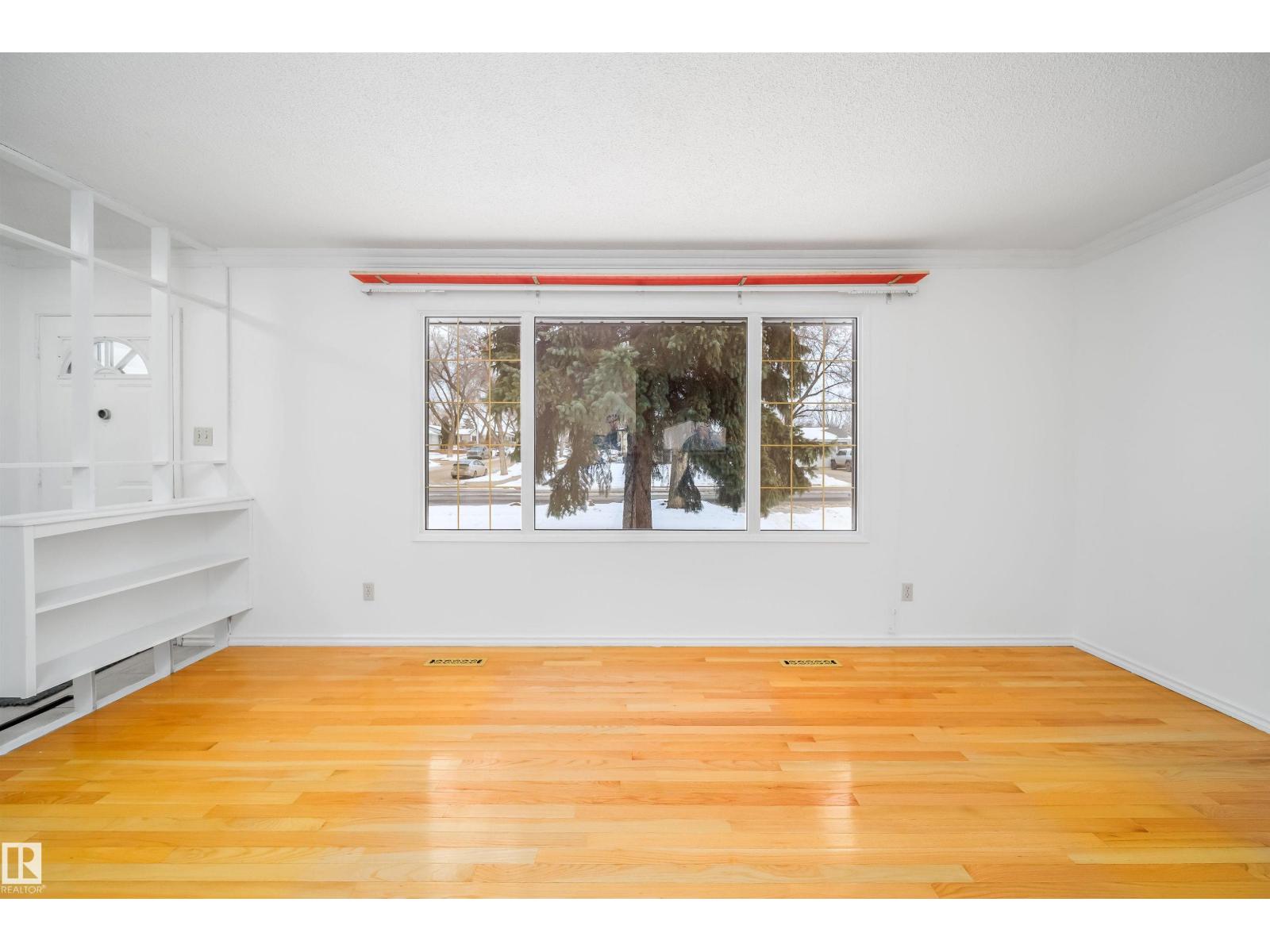 6411 149 AV NW NW, Edmonton