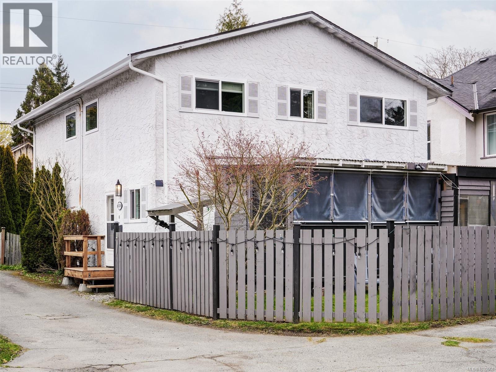 1119 Wychbury Ave, Esquimalt
