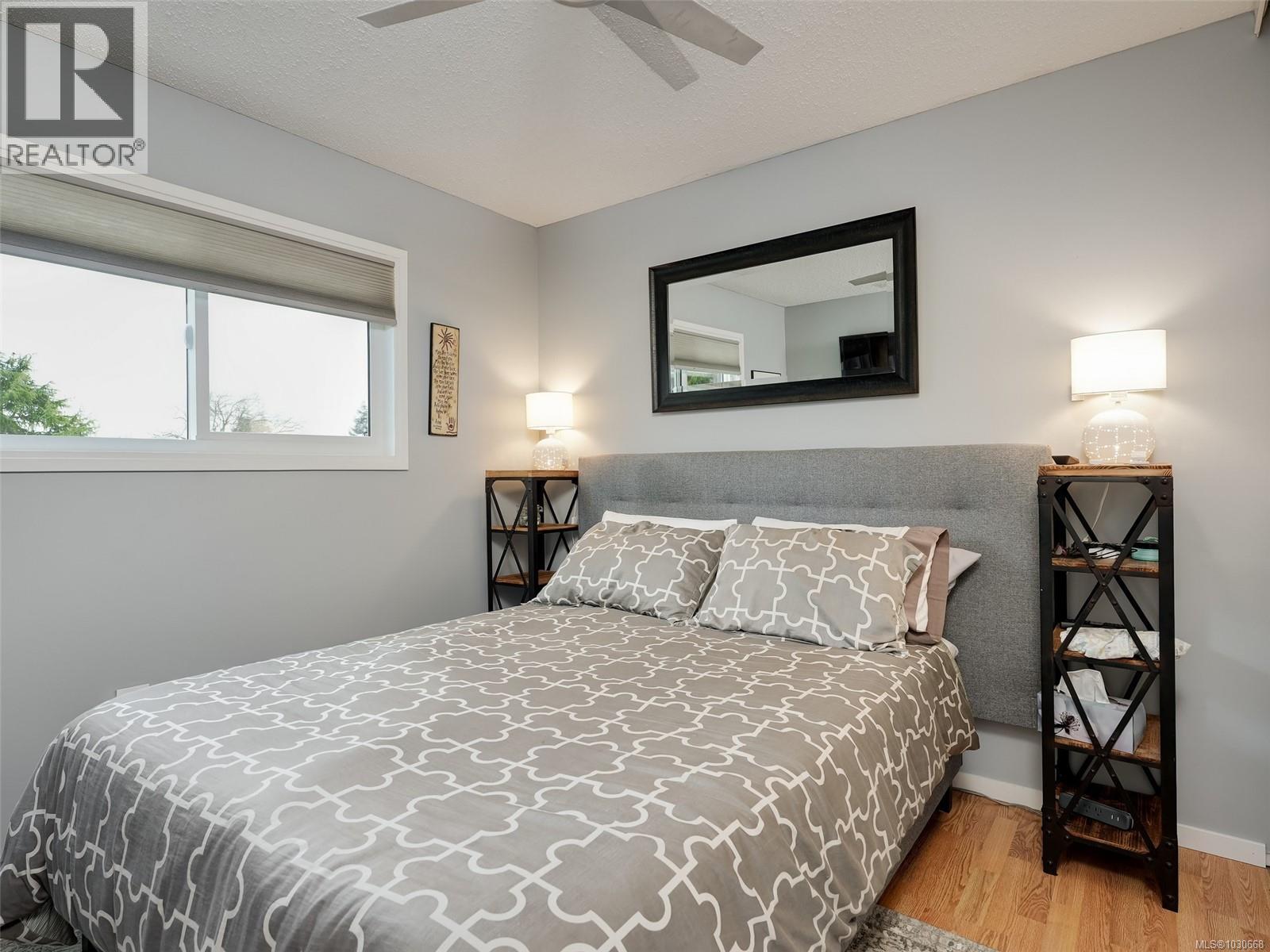 1119 Wychbury Ave, Esquimalt