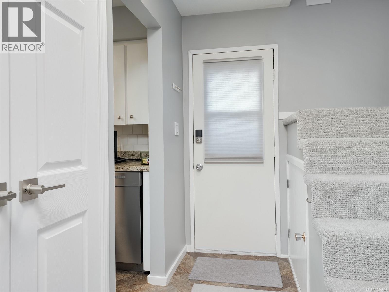 1119 Wychbury Ave, Esquimalt