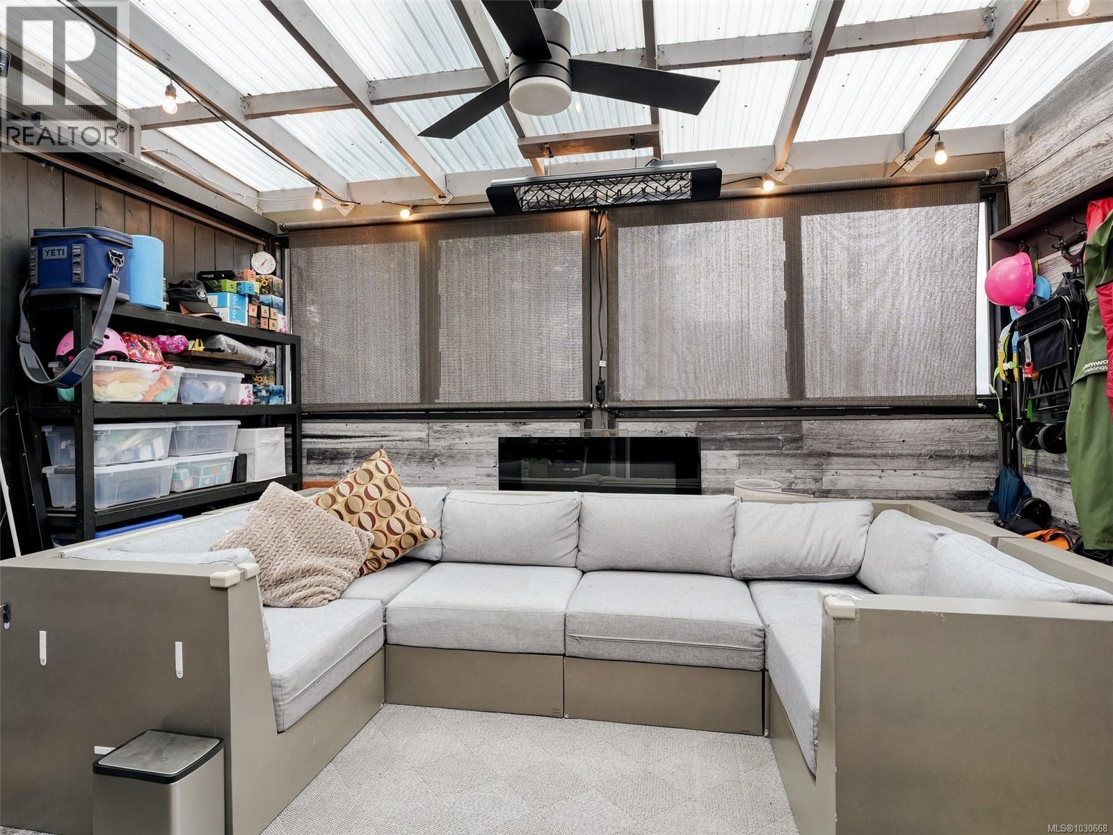 1119 Wychbury Ave, Esquimalt