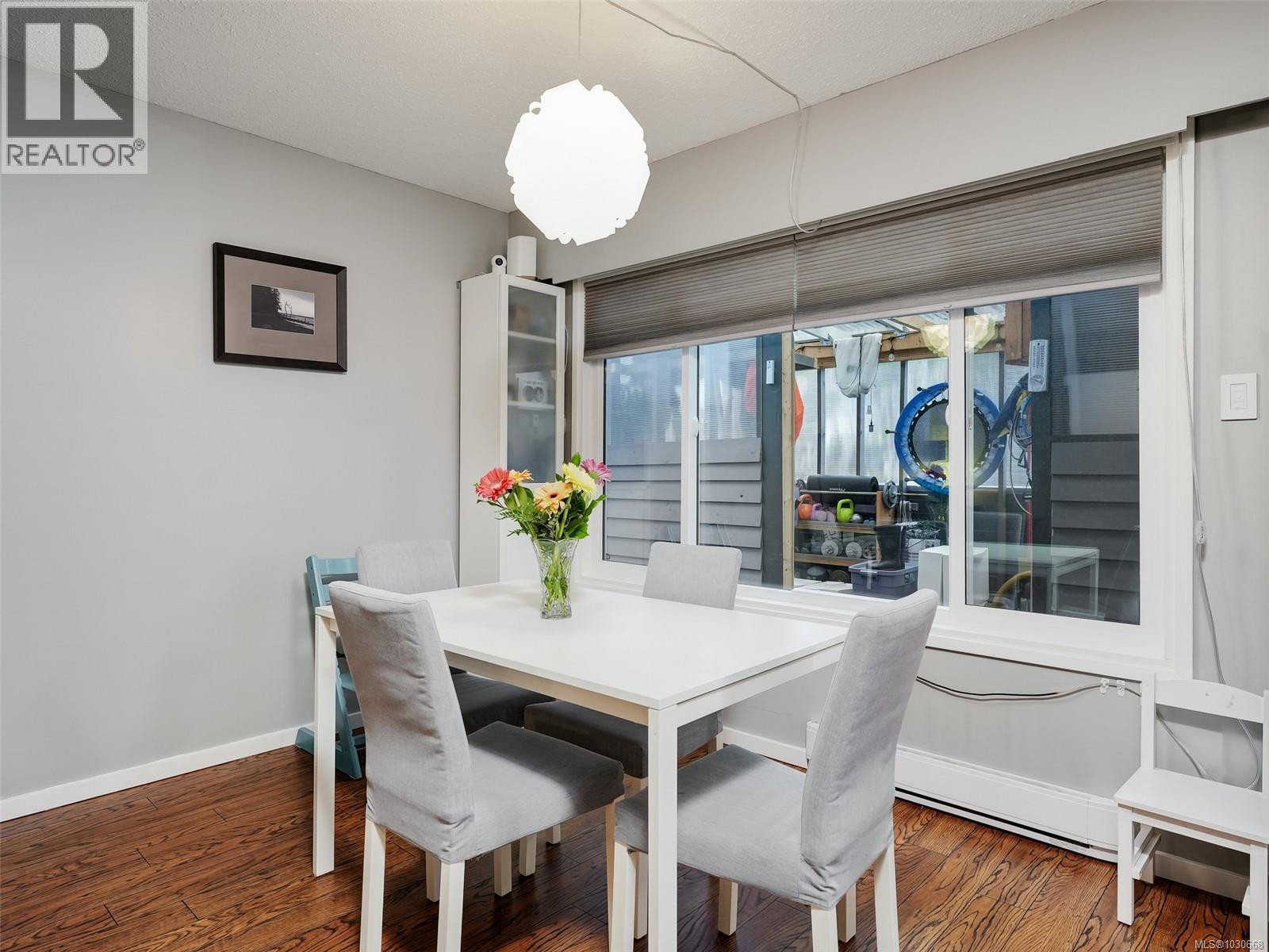 1119 Wychbury Ave, Esquimalt