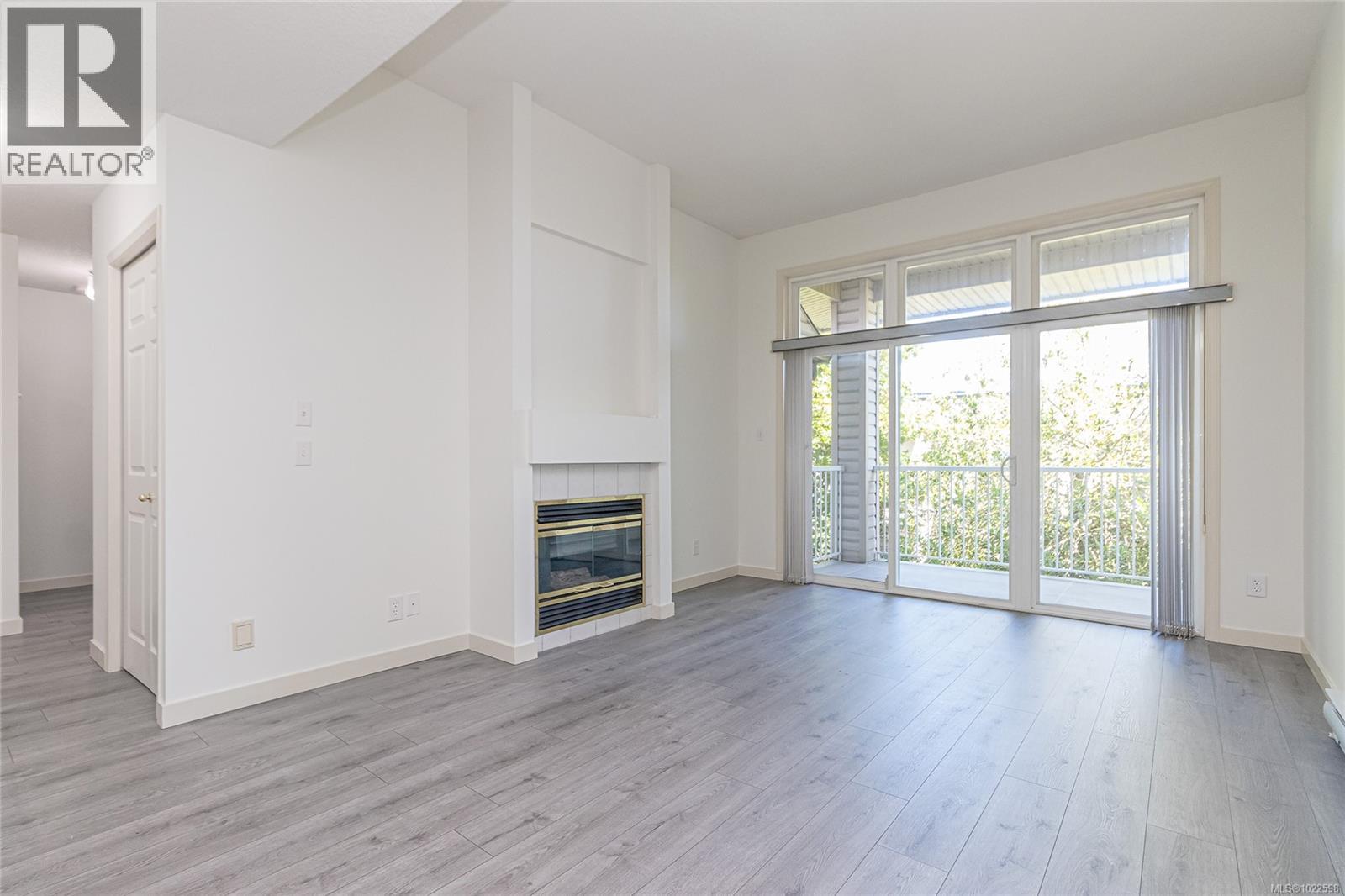 #205 273 MOILLIET ST S - 10