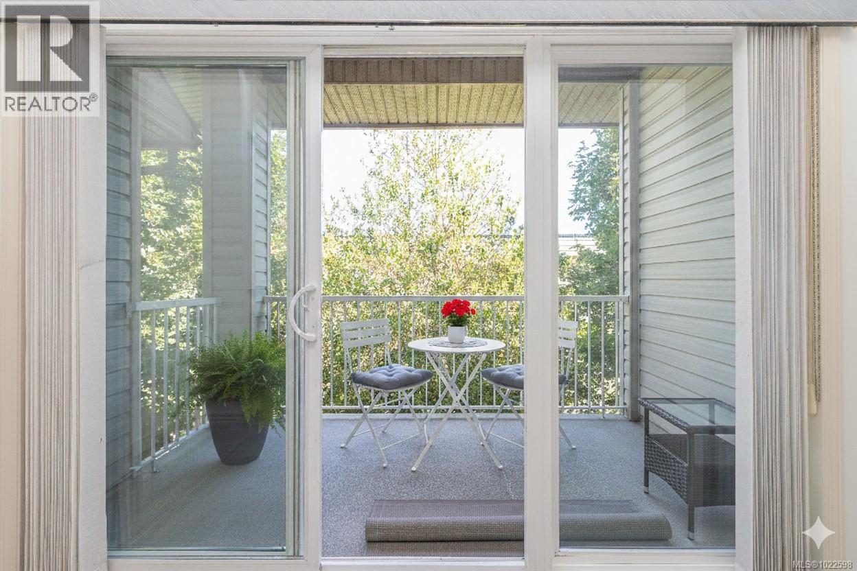 #205 273 MOILLIET ST S - Image 2