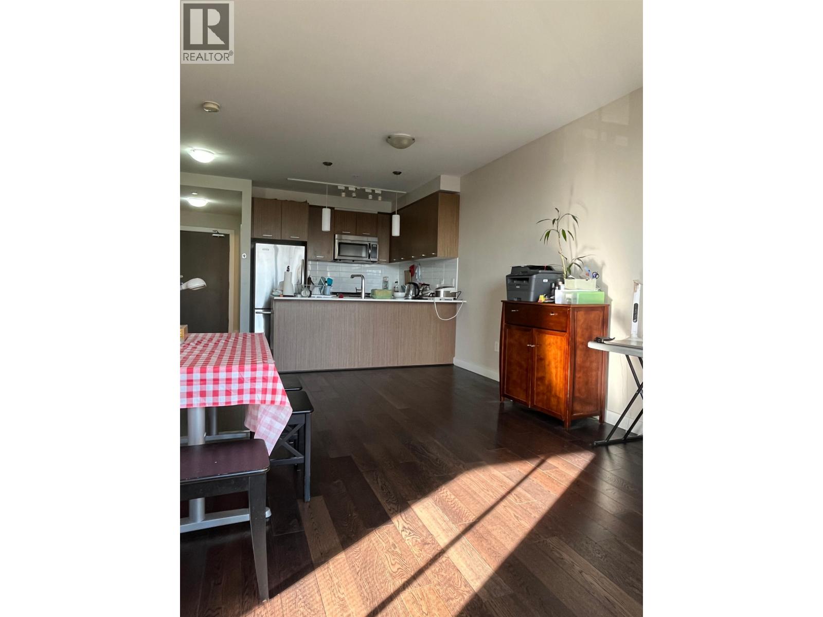 209 1182 W 16TH STREET, North Vancouver