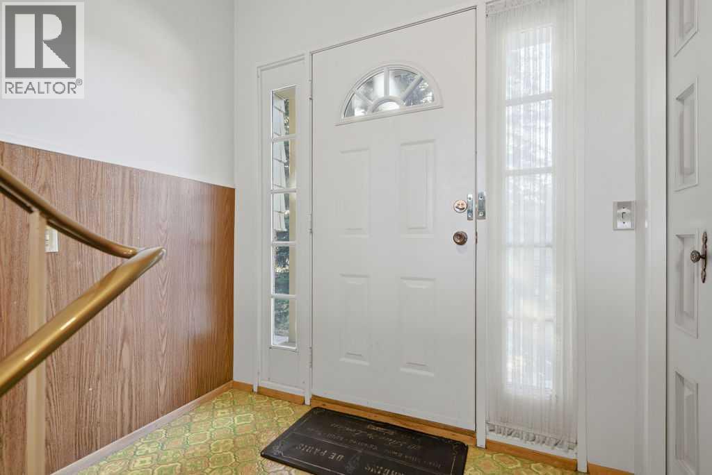 Single Family House Bi-level for Sale in  Dalhart Hill NW Dalhousie Calgary 